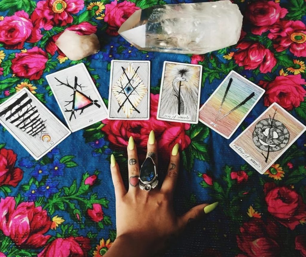 Таро: история и символика карт. Развитие и происхождение таинственного мира Таро.